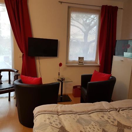 Zeuthen Ferienwohnung Am See, Stadtgrenze Berlin Eksteriør bilde